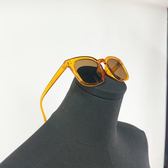 Stylish Amber Sunglasses - Picture 4 of 6